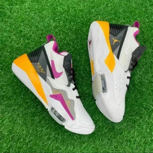 Nike Wmns Jordan Zoom ‘92 - Picture 4 of 6